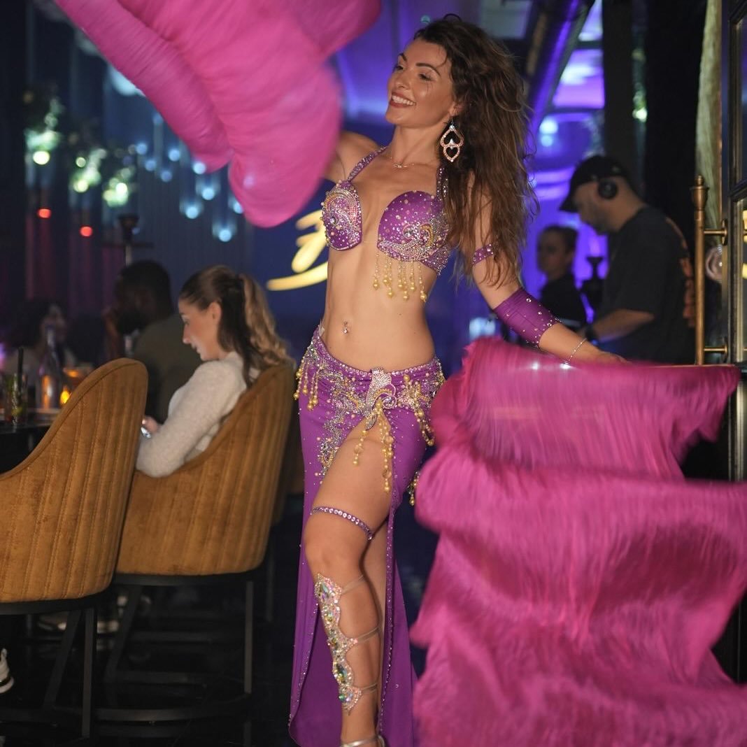 Mélina, Akasa’s belly dance instructor, in her Instagram profile photograph